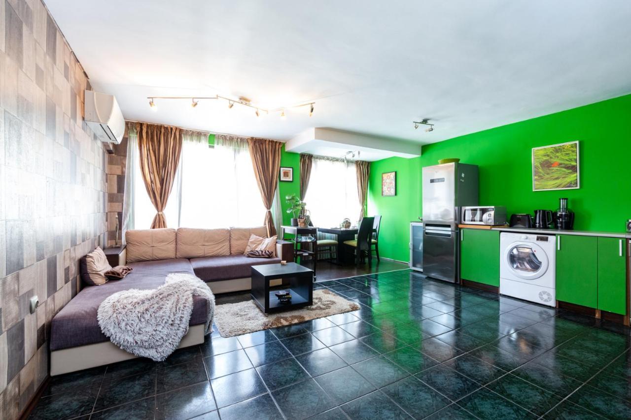 The Green Apartment - Free Parking Sofia Buitenkant foto