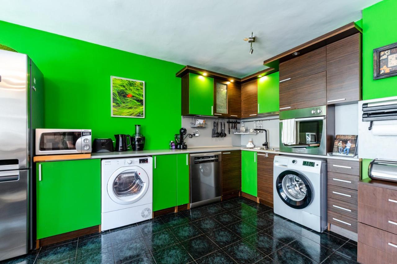The Green Apartment - Free Parking Sofia Buitenkant foto